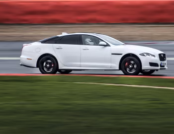 Jaguar XJR [UK-spec] (X351) '2015–19