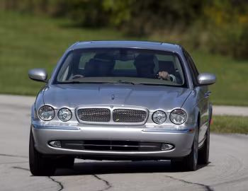 2004–07 Jaguar XJR [North America] (X350) '2003–07