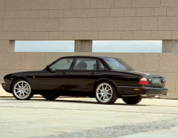 Jaguar XJR 100 (X308) '2002