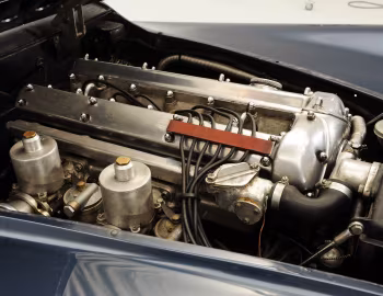 Bajo el capó Ecurie Ecosse Jaguar XK120 Competition Roadster (#660578) '1951