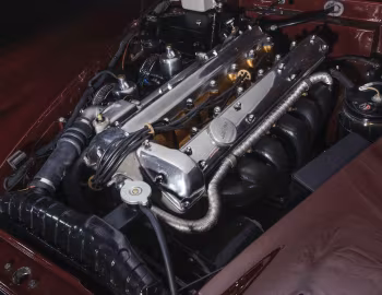 Bajo el capó Jaguar XK150 SE Fixed Head Coupe [UK-spec] '1958–61