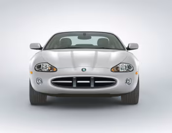 Jaguar XK8 Coupe [UK-spec] (X100) '2003–04