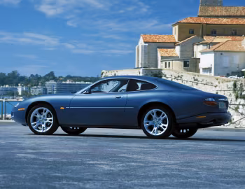 Jaguar XK8 Coupe [UK-spec] (X100) '2003–04