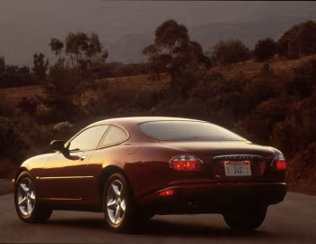 2001–02 Jaguar XK8 Coupe [North America] (X100) '2000–02