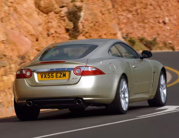 Jaguar XK Coupe [UK-spec] '2006–09