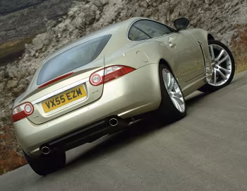 Jaguar XK Coupe [UK-spec] '2006–09