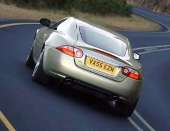 Jaguar XK Coupe [UK-spec] '2006–09