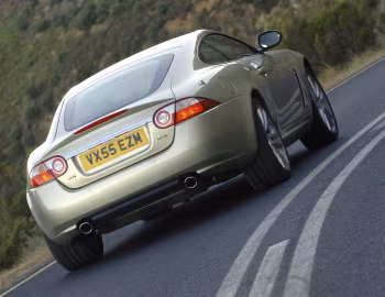 Jaguar XK Coupe [UK-spec] '2006–09