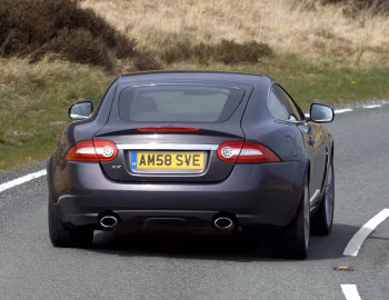 Jaguar XK Coupe [UK-spec] '2009–11