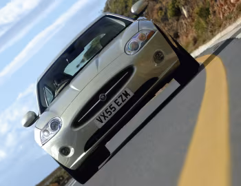 Jaguar XK Coupe [UK-spec] '2006–09