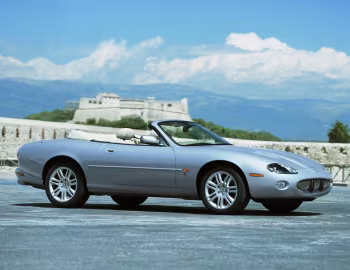 Jaguar XKR Convertible [UK-spec] (X100) '2003–04