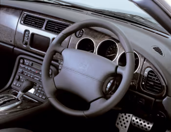 Panel frontal Jaguar XKR Convertible [UK-spec] (X100) '2000–02