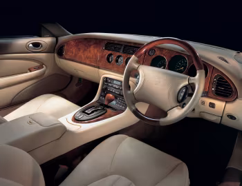 Panel frontal Jaguar XKR Coupe [UK-spec] '1998–2000