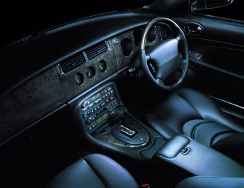 Interior Jaguar XKR Coupe [UK-spec] '1998–2000