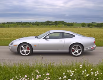 2005 Jaguar XKR Coupe [North America] (X100) '2004–05