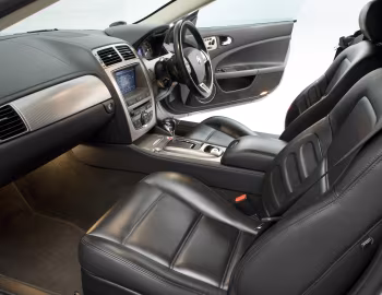 Interior Jaguar XKR Coupe [UK-spec] '2007–09