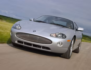 2005 Jaguar XKR Coupe [North America] (X100) '2004–05