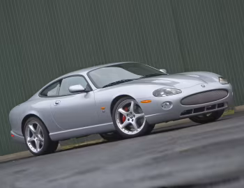 2005 Jaguar XKR Coupe [North America] (X100) '2004–05