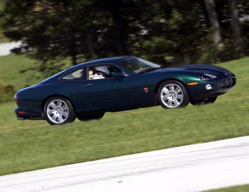2004 Jaguar XKR Coupe [North America] '2003–04