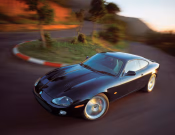 Jaguar XKR Coupe [UK-spec] (X100) '2004–05