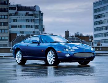 Jaguar XKR Coupe [UK-spec] (X100) '2004–05