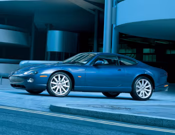 Jaguar XKR Coupe [UK-spec] (X100) '2004–05