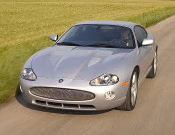 2005 Jaguar XKR Coupe [North America] (X100) '2004–05