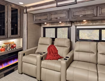 Интерьер 2022–н.в. Jayco Precept 36C '2021–н.в.