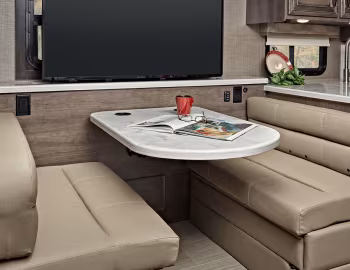 Интерьер 2022–н.в. Jayco Precept 36C '2021–н.в.