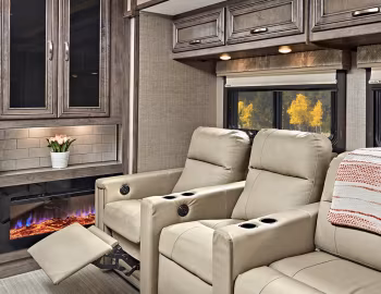 Интерьер 2022–н.в. Jayco Precept 36C '2021–н.в.