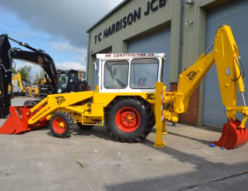 JCB 3С III, JCB 220X LC