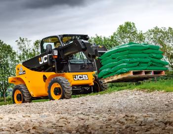JCB 520-40 '2010–17