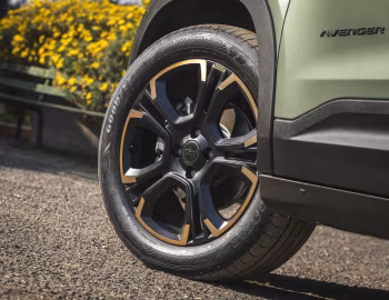 Jeep Avenger 4xe 85th Anniversary [EU-spec] (516) '2026
