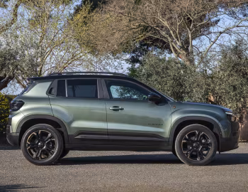 Jeep Avenger 4xe 85th Anniversary [EU-spec] (516) '2026