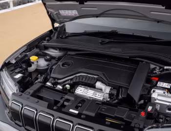 Sous la capuche Jeep Avenger e-Hybrid [UK-spec] (516) '2024–26