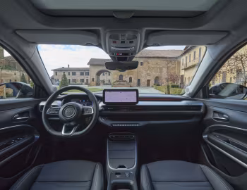 Painel frontal Jeep Avenger e-Hybrid [EU-spec] (516) '2023–26