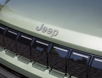 Logotipo Jeep Avenger Full Electric 85th Anniversary [EU-spec] (516) '2026
