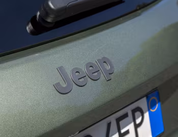 Logotipo Jeep Avenger Full Electric 85th Anniversary [EU-spec] (516) '2026