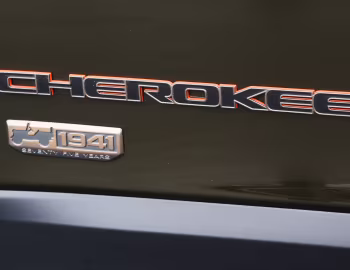 Jeep Cherokee "75th Anniversary" [Worldwide] (KL) '2016