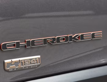 Jeep Cherokee "75th Anniversary" [Worldwide] (KL) '2016