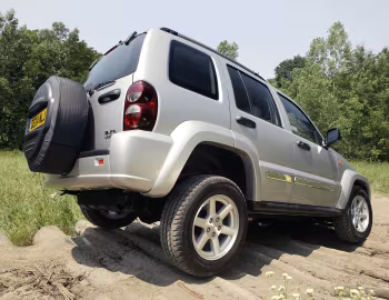 Jeep Cherokee Limited [UK-spec] (KJ) '2005–07
