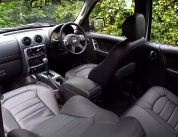 Interior Jeep Cherokee Limited [UK-spec] (KJ) '2001–04