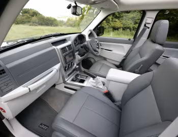 Interior Jeep Cherokee Limited СRD [UK-spec] (KK) '2007–08.2012