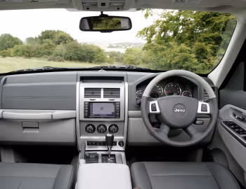 Painel frontal Jeep Cherokee Limited СRD [UK-spec] (KK) '2007–08.2012