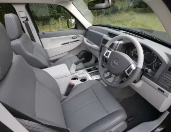 Interior Jeep Cherokee Limited СRD [UK-spec] (KK) '2007–08.2012