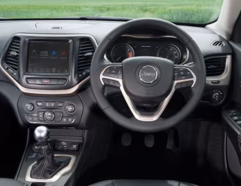 Painel frontal Jeep Cherokee Limited [UK-spec] (KL) '2014–18