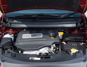 Sob o capô Jeep Cherokee Limited [UK-spec] (KL) '2014–18