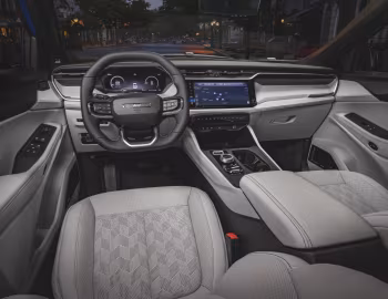 Painel frontal 2026 Jeep Cherokee Overland (KM) '2025–pr.