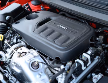 Sob o capô Jeep Cherokee Trailhawk [Japan] (KL) '2019–21