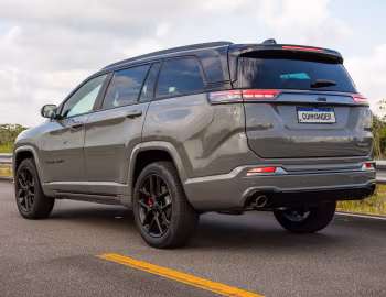 2025 Jeep Commander Blackhawk [Latam] (H6) '2024–25